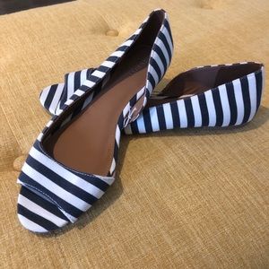 Old navy flats/ sandals